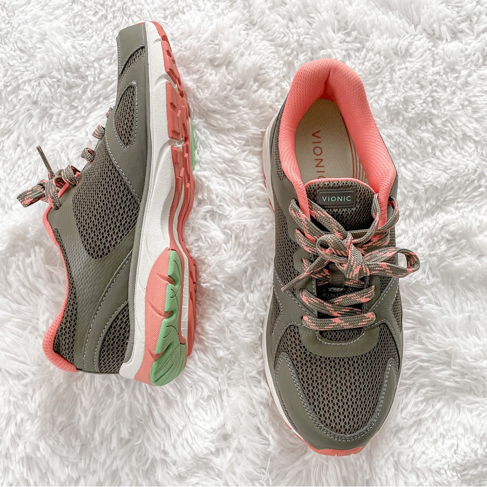 VIONIC | NWOB women’s drift Tokyo leisure sneaker, size 9